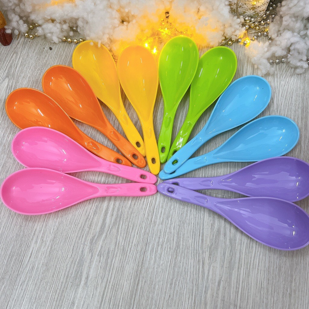 combo 5 Vá múc cơm Oval sắc màu không dính siêu rẻ - Oval màu trăng