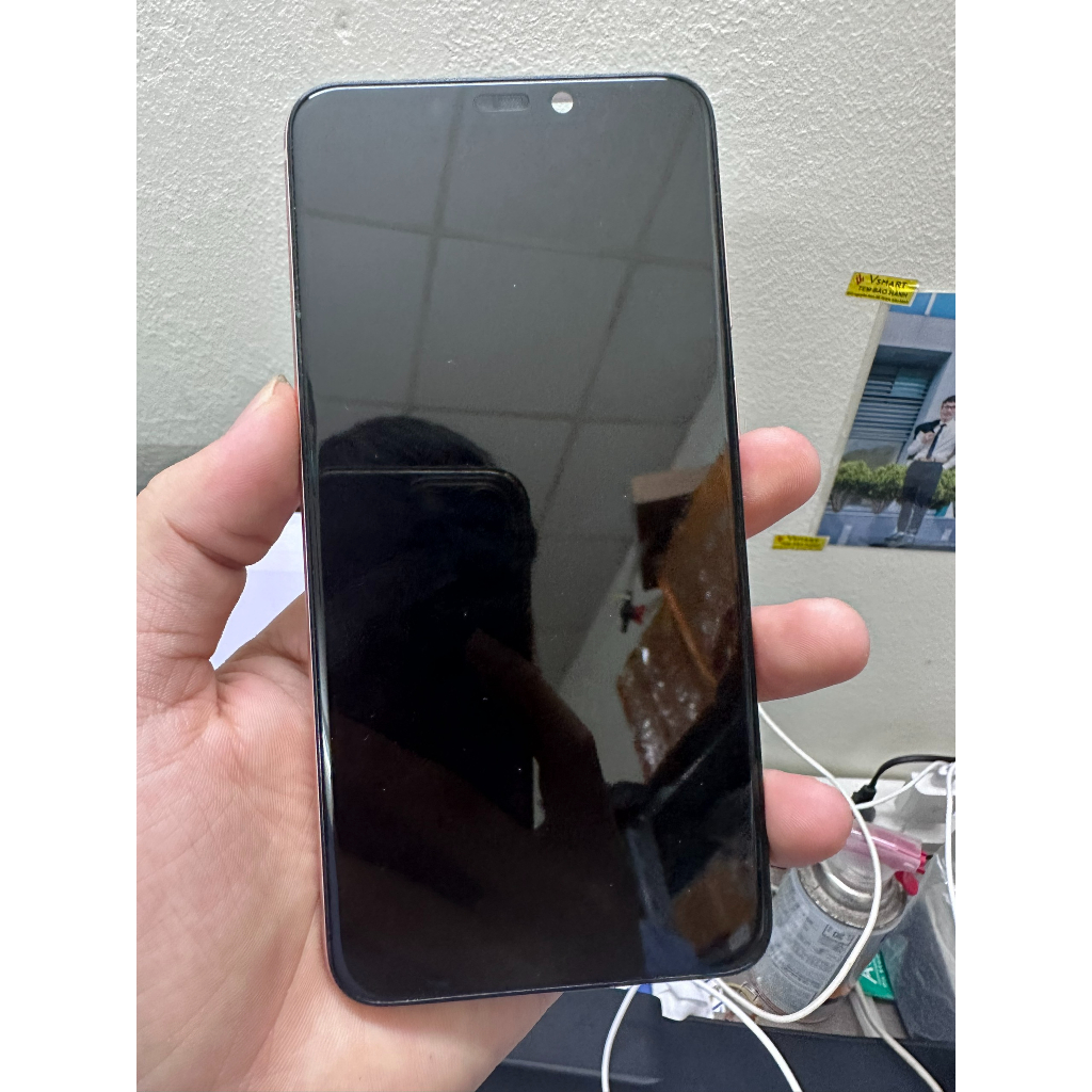 Màn hình Vsmart Active 1+ mới liền khung
