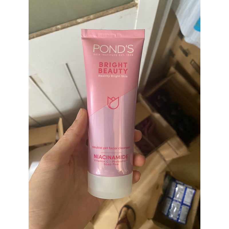 Sữa Rửa Mặt Pond’s Trắng Hồng Rạng Rỡ Tuýp 100g