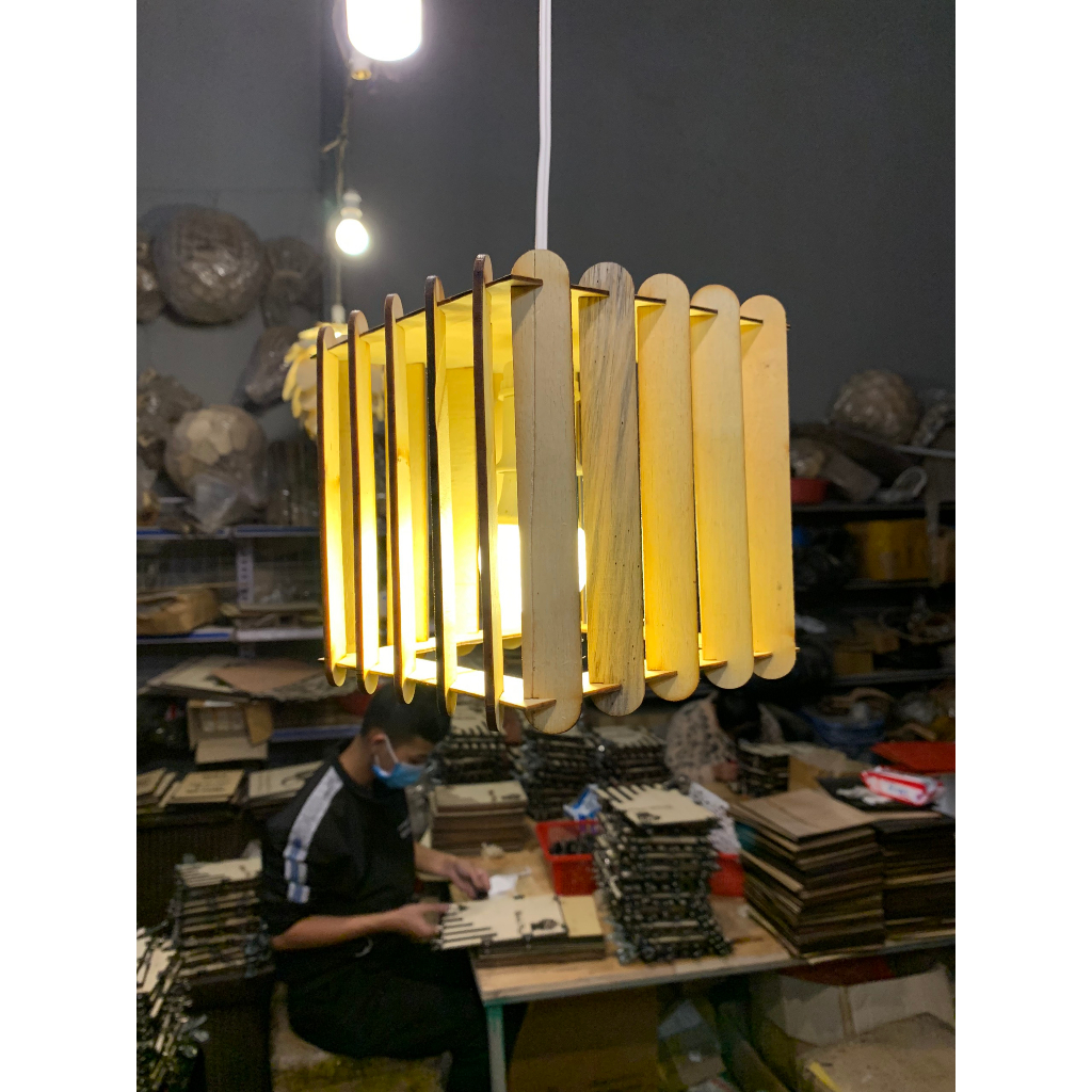 Đèn gỗ vuông thanh và nhiều loại đèn