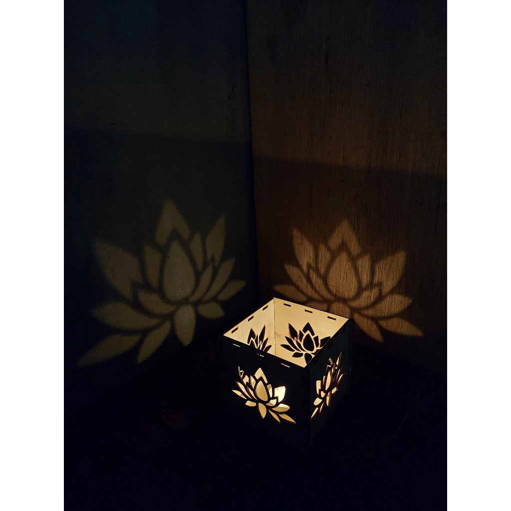 Hộp đèn gỗ bông sen