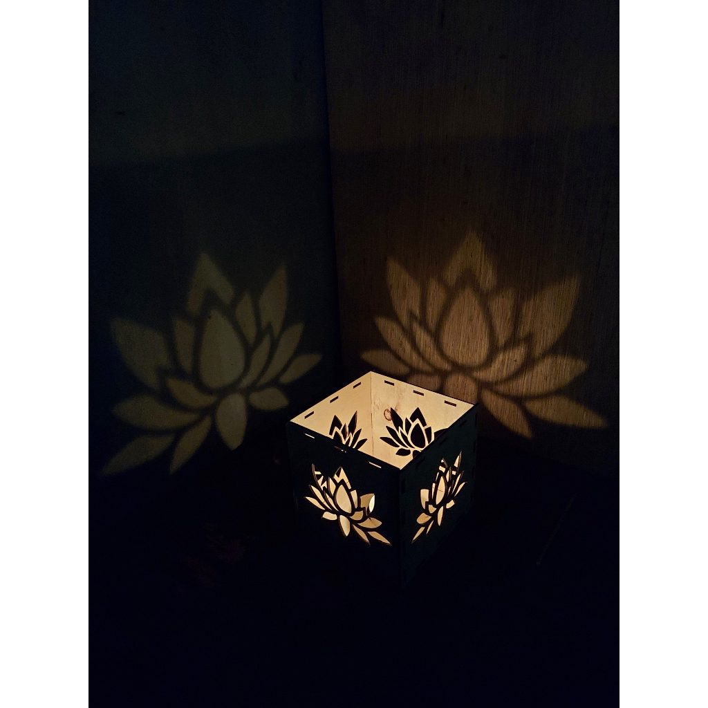 Hộp đèn gỗ bông sen