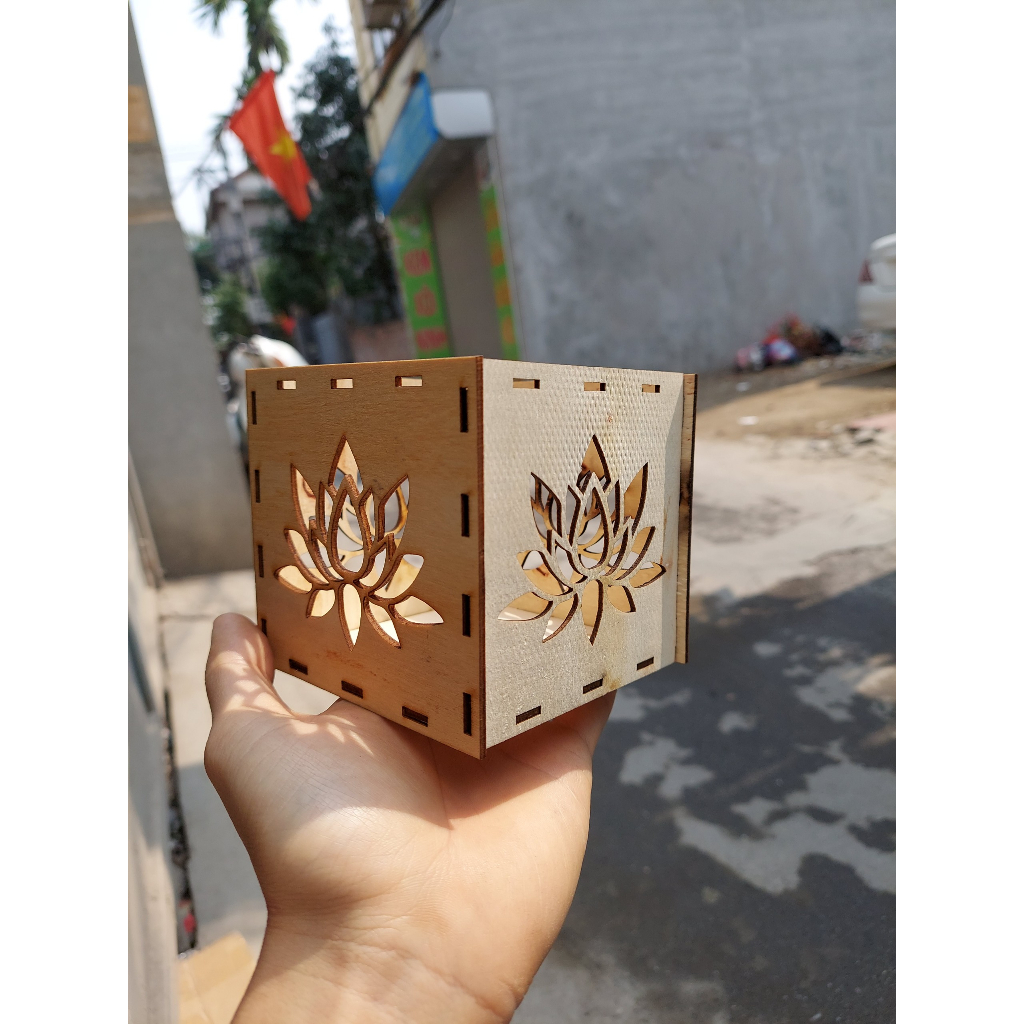 Hộp đèn gỗ bông sen