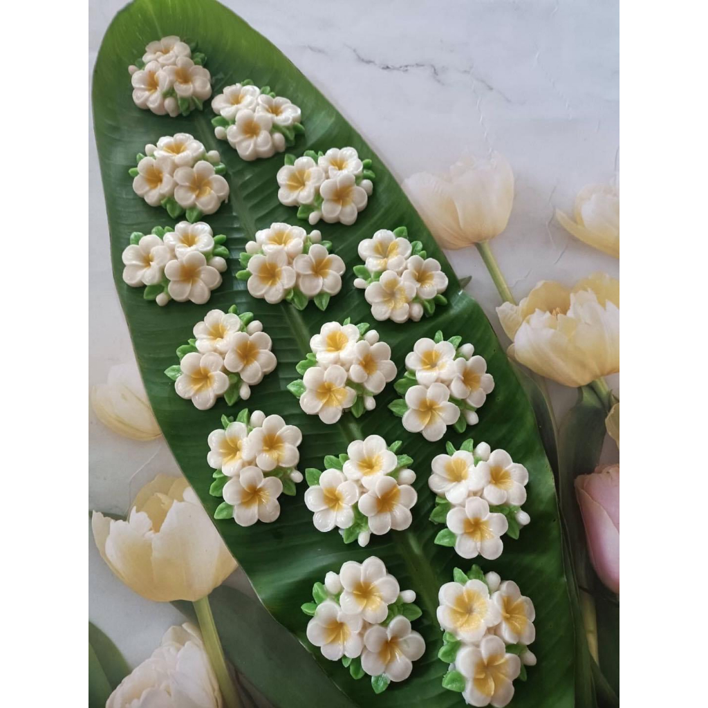 Chùm hoa sứ