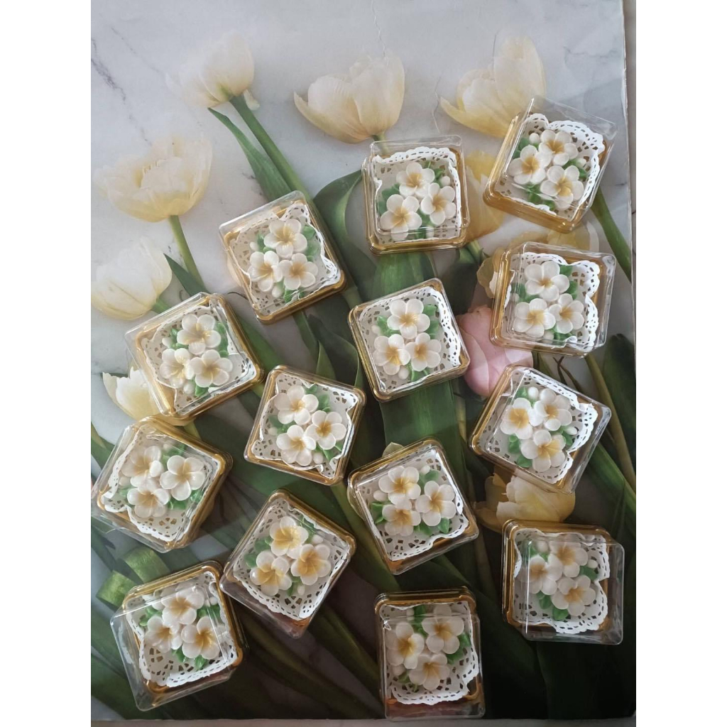 Chùm hoa sứ