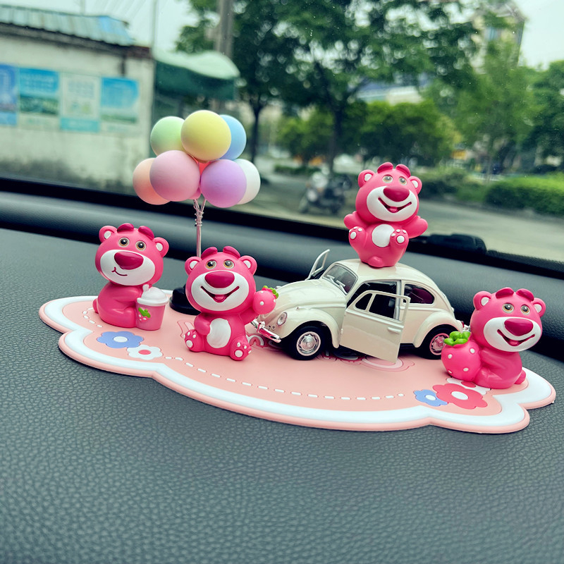 Decor trang trí taplo Ô tô sáng tạo và dễ thương Gấu Dâu xinh xắn đáng yêu