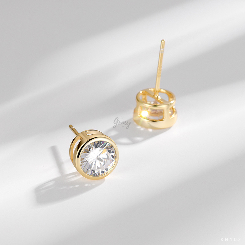 Khuyên tai nam bạc 925 mạ vàng thanh thẳng dáng ổ đá tròn nhiều size (1 chiếc) | GEMY SILVER KN102