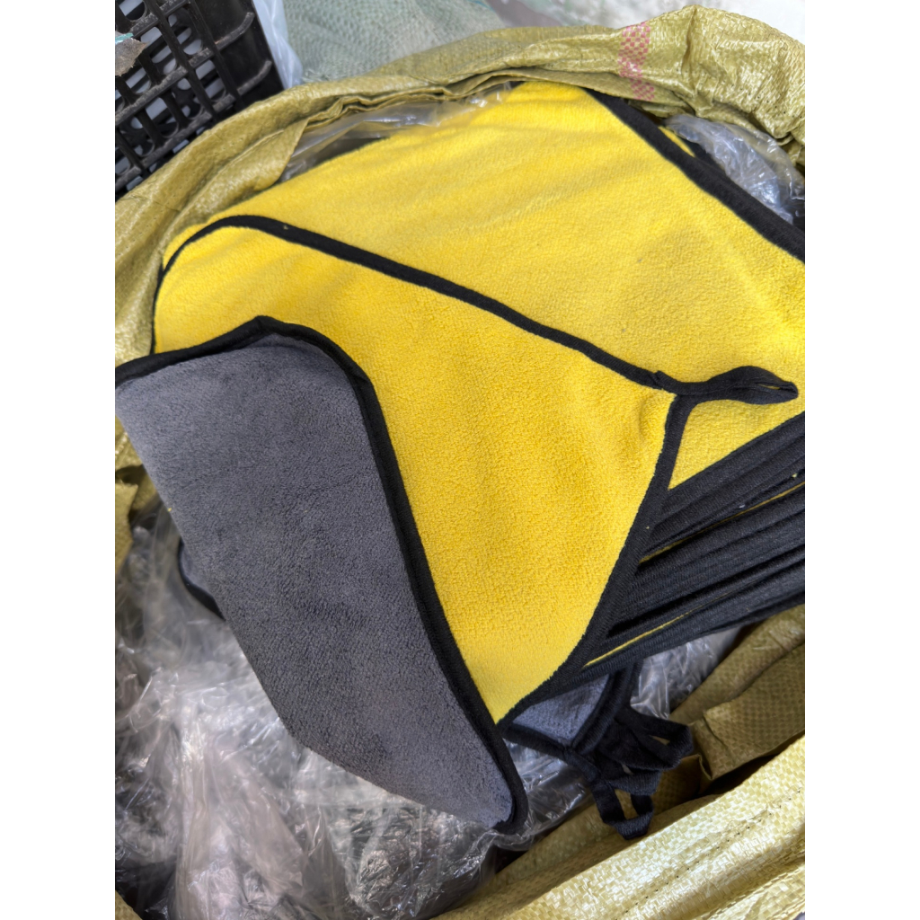 Khăn Lau Xe 2 Mặt 30x30cm Cực Dày Không Đổ Lông Chuyên Dụng Cho Ô Tô Xe Hơi