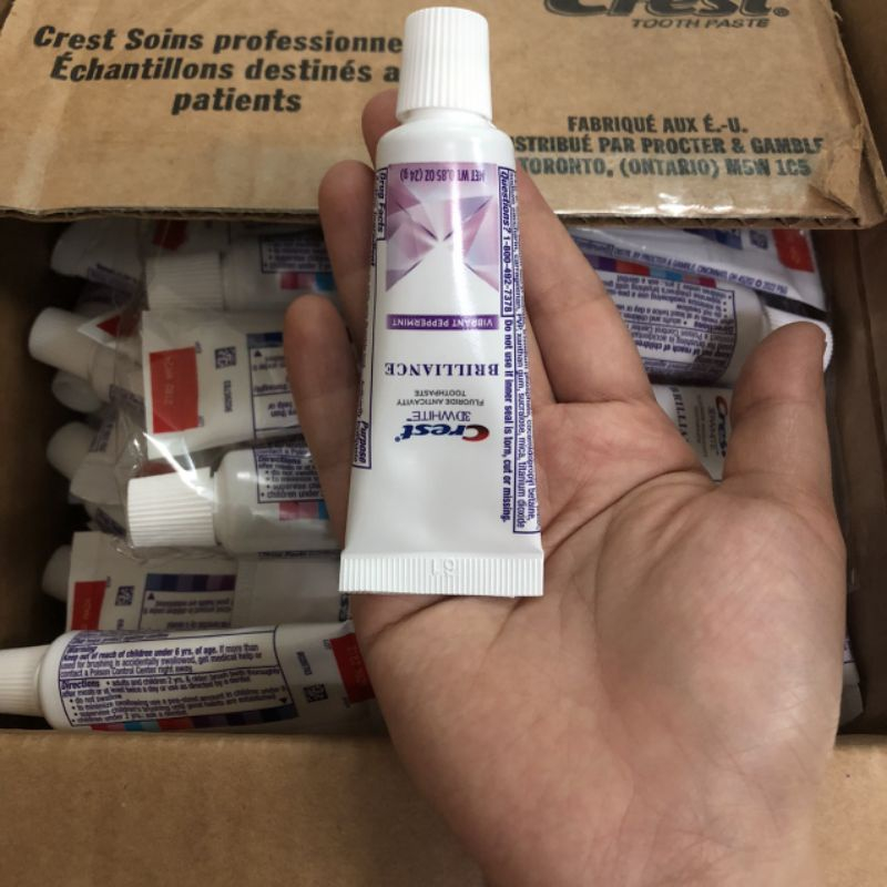 kem đánh răng Crest 3d white Brillance 24g Mỹ minisize - giúp răng trắng sáng sạch mảng bám