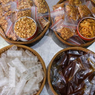 Bánh Tráng Sốt Me - Bánh Tráng Ống Chấm Sốt Chua Cay,Đậu Phộng, Hành Phi Siêu Cuốn - Bánh Tráng Gió