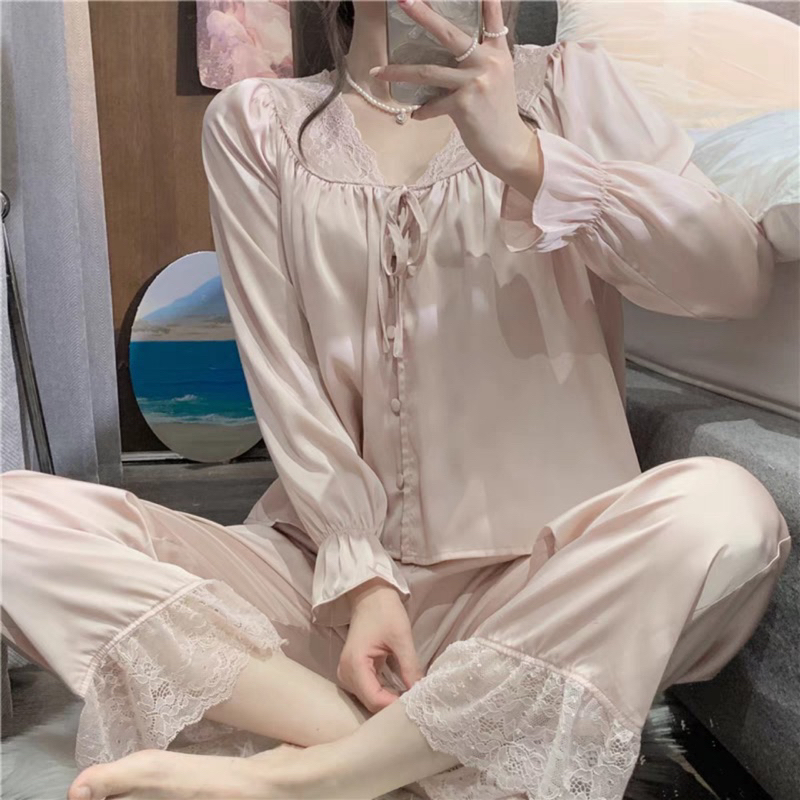 Sét bộ ngủ lụa pzm  dài tay Lyly cao cấp  chấm bi phối ren đen- bộ mặc nhà tiểu thư bánh bèo