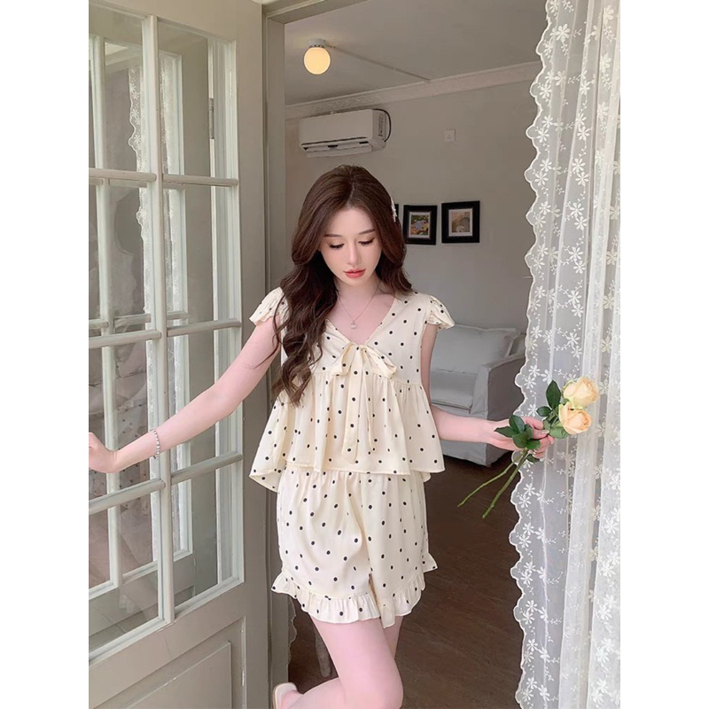 Bộ ngủ cộc đùi bi- trái tim  phối nơ bánh bèo lụa quảng  châu cao cấp mềm mịn