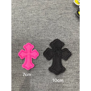 patch vải ủi nhiệt thêu hình thánh giá hot trend