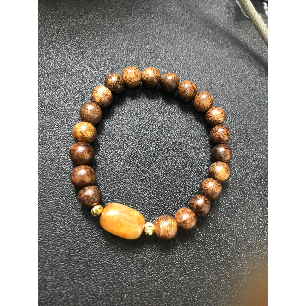 Vòng tay bằng trầm tốc 8 ly mix charm tóc vàng lu thống-giành cho nữ, phong thủy,bình an và may mắn-Trầm Hương Hội an
