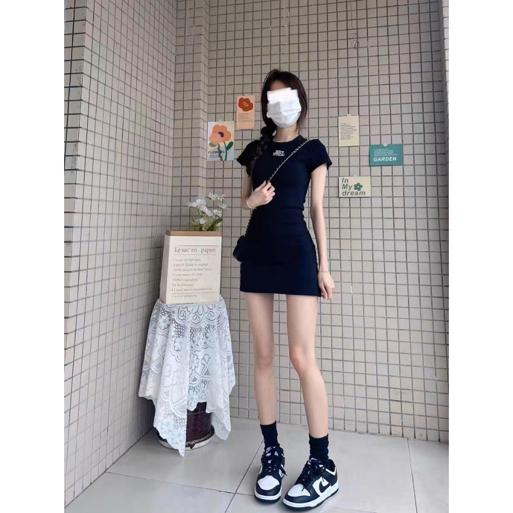 Váy đôi 1ESS<3 𝐋𝐎𝐕𝐄 𝐅𝐎𝐑𝐄𝐕𝐄𝐑 𝐒𝐄𝐓 dáng body ôm eo 2 màu đen và tiêu xám