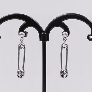 Khuyên tai titan unisex kim tây họa tiết Iris chrome hearts không gỉ