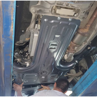{ Ôp Gầm Kim Loại } Chắn Gầm Xe Ford Explorer