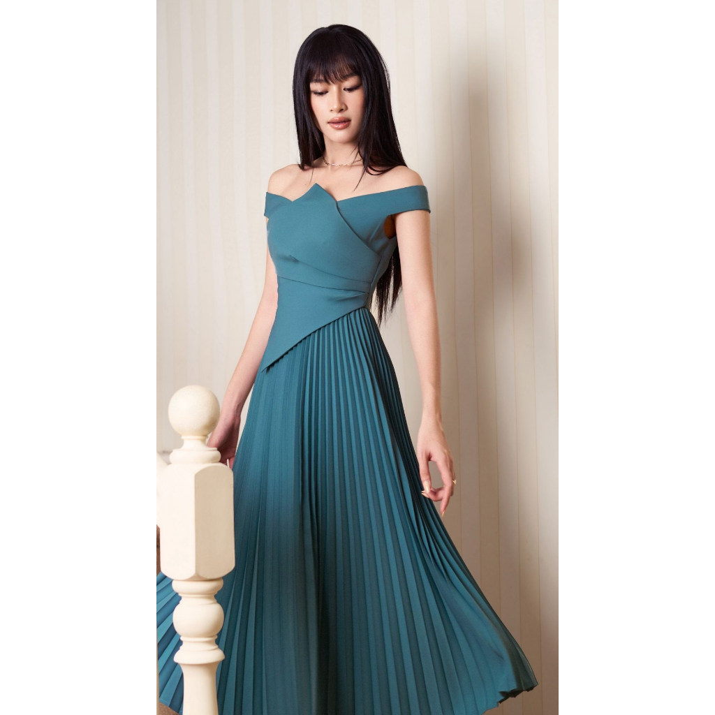 Vella Fashion đầm đi tiệc trễ vai tùng xòe xếp ly VD23104