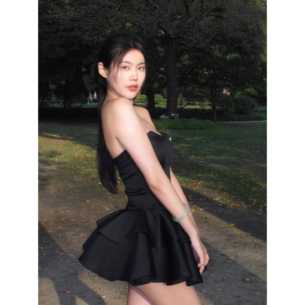 Đầm ôm eo xoè lệch 2 tầng cách điệu - Váy ôm body cúp ngực đính đá tiểu thư có mút ngực 𝑪𝒂𝒍𝒂𝒓 𝑫𝒓𝒆𝒔𝒔