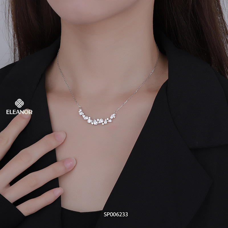 Ảnh Dây chuyền nữ titan Eleanor Accessories thiết kế đính đá lấp lánh phụ kiện trang sức vòng cổ 6233 3
