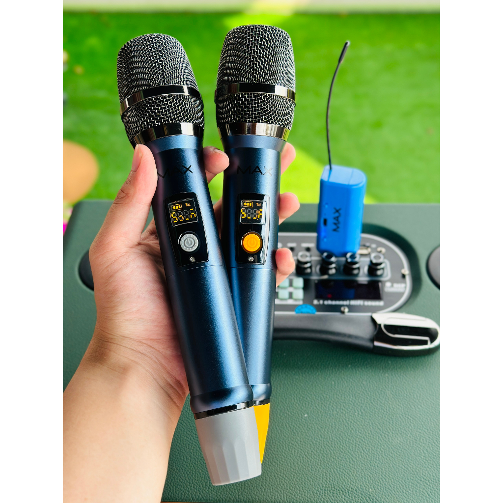 Micro hát hay bắt giọng tốt MTMAX Max 56 , hút âm chống hú hiệu quả, Pin sạc sử dụng lâu