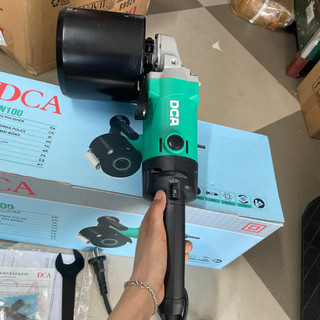 1400W Máy mài đánh xước inox DCA ASN100  thiết kế tay cầm vững