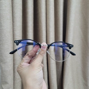 Combo kính cận V334 (đã bao gồm gọng kính và tròng cận )