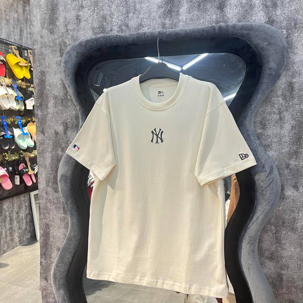 MLB Korea Unisex Monotive Oversized Short Sleeve Tee Shirt NY Yankees White