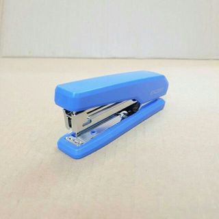 Bấm Ghim Số10 -12 Tờ 50 PCS DELI E0229 chính hãng