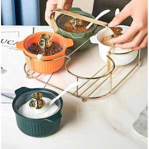 Hộp đựng gia vị nhựa kèm muỗng và khay