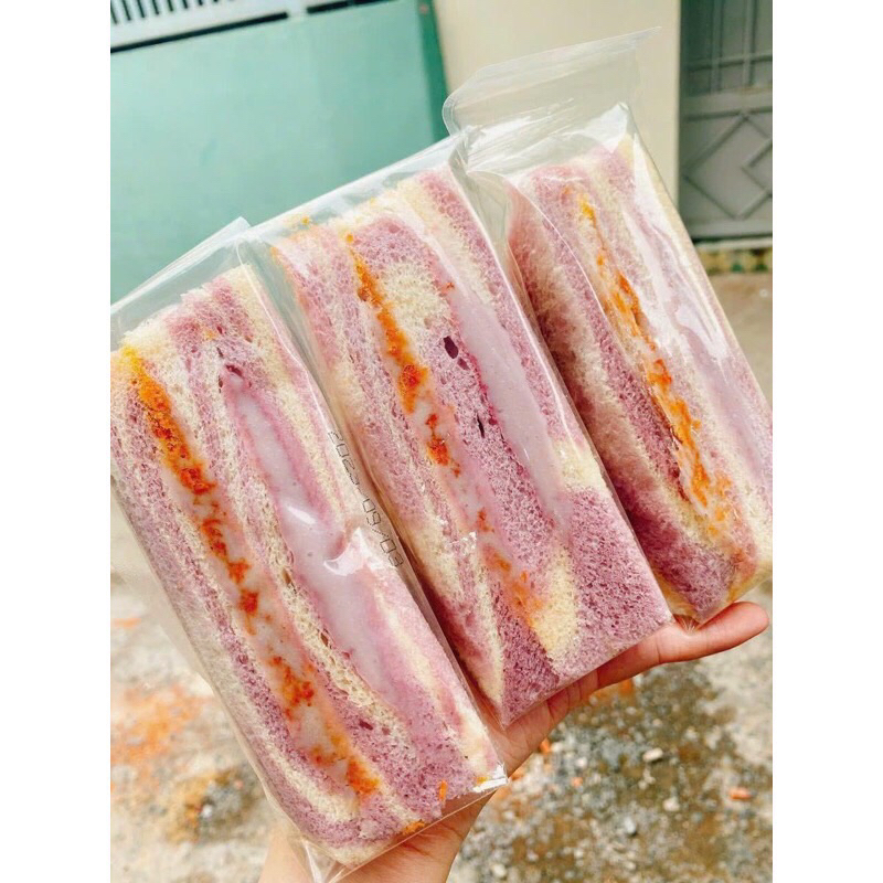 Bánh Mì Sandwhich Lúa Mạch Khoai Mỡ chà bông-1 cái