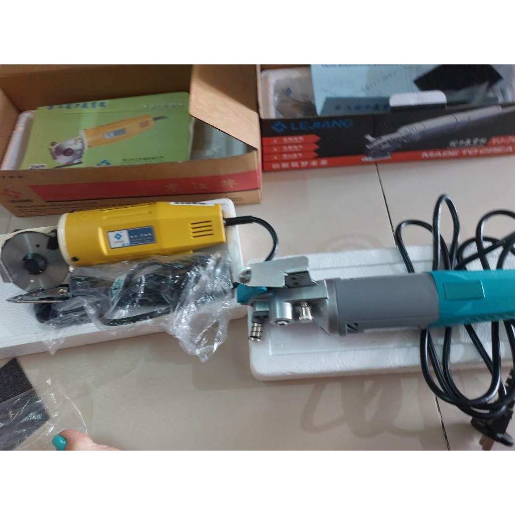 Máy Cắt Vải Cầm Tay LeJiang YJ-70C – Nhỏ Gọn Thuận Tiện