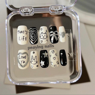 Nailbox form ngắn dễ thương trắng sữa đen