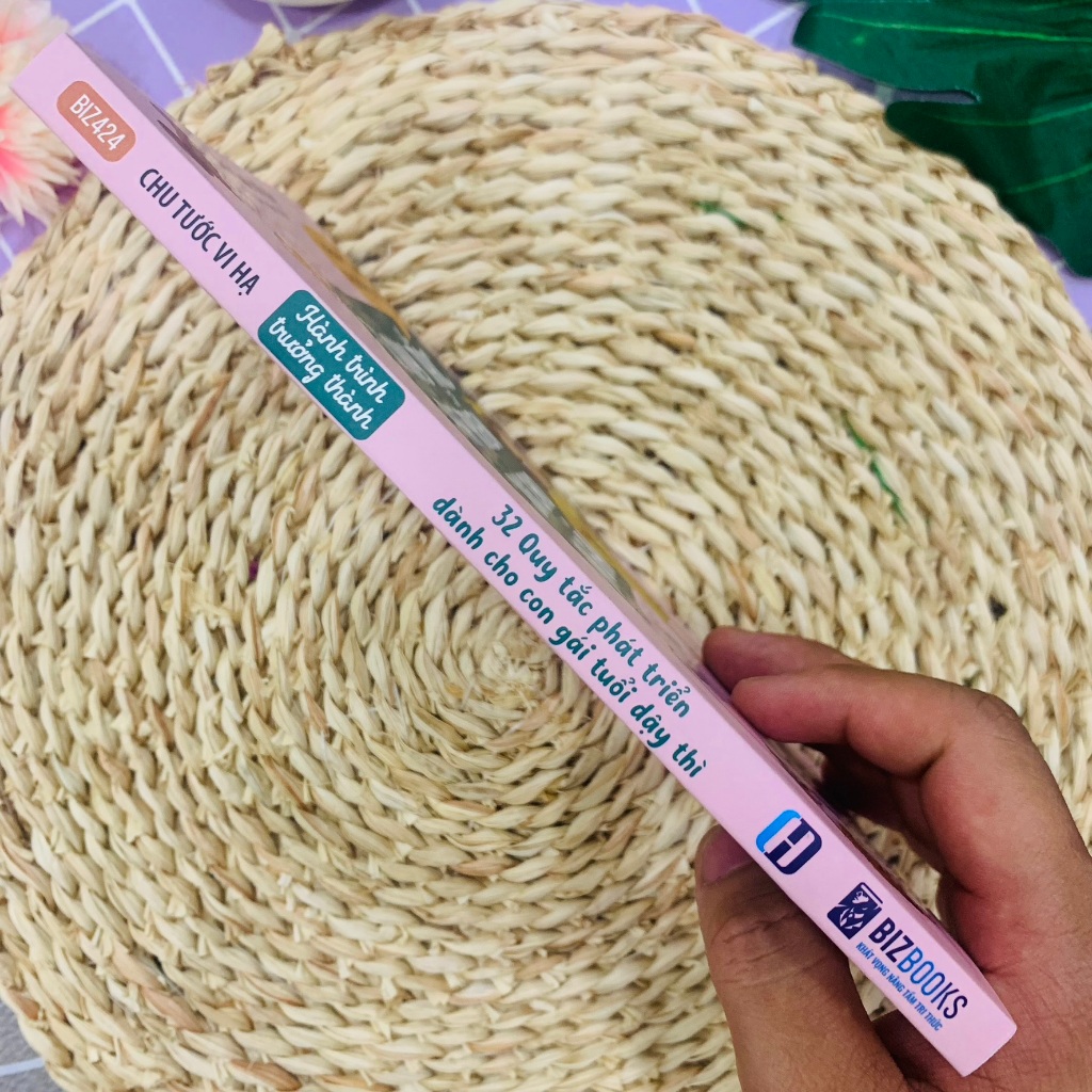 Sách Hành Trình Trưởng Thành - 32 Quy Tắc Phát Triển Dành Cho Con Gái Ở Tuổi Dậy Thì - Hiểu Rõ Hơn Về Cơ Thể - Bizbooks