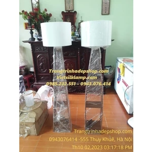 Đèn cây chân kệ gỗ để đồ trang trí góc phòng (35cm x 150cm)