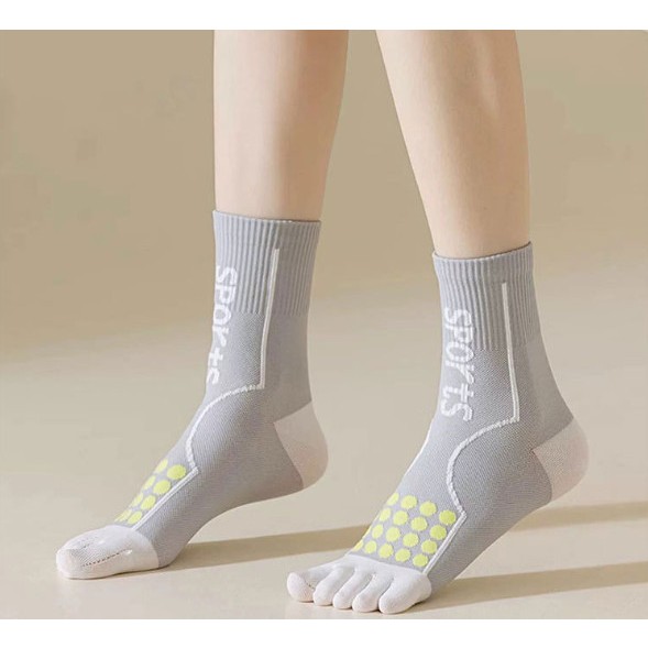 Vớ Tất thể thao xỏ ngón cổ cao Nam Nữ phong cách trẻ trung, năng động.