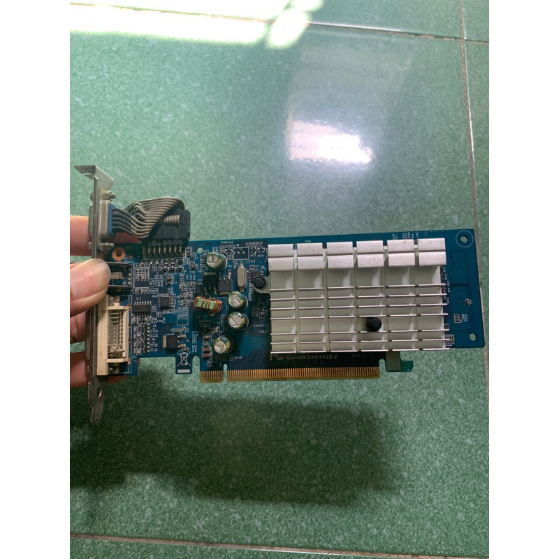 Carte graphique GIGABYTE GV-NX84S512HP REV 1.2 512MB VGA DVI VIDEO