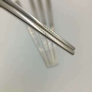 SET 5 đôi đũa inox 304 khắc logo và họa tiết hoa văn cao cấp