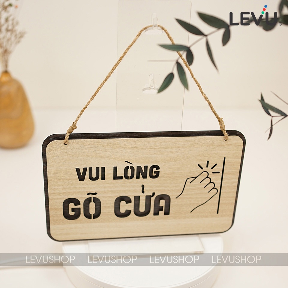 Bảng gỗ treo trang trí vui lòng gõ cửa LEVU-BG42