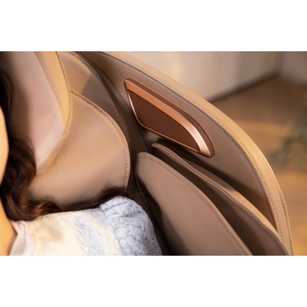 Ảnh Ghế massage Toshiko T81 công nghệ con lăn 3D cao cấp và điều khiển giọng nói bằng Tiếng Việt giúp thư dãn tại nhà 3