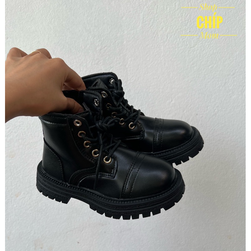 giày cổ cao bé trai bốt cho bé gái da bóng dây buộc cá tính đi nhảy đi chơi êm chân chống trượt QCCC có hộp 666