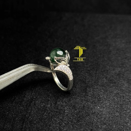 Gemstone Feng Shui Ring by Phongthuytuandung