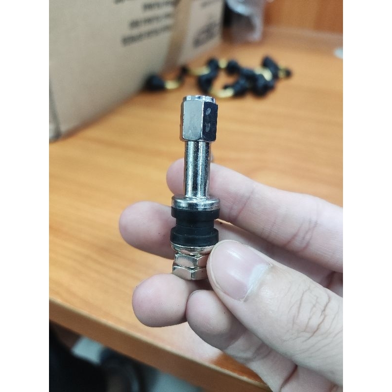 Van lốp xe không săm cho xe máy (thẳng - đầu chụp thép), dài 48mm, 43mm