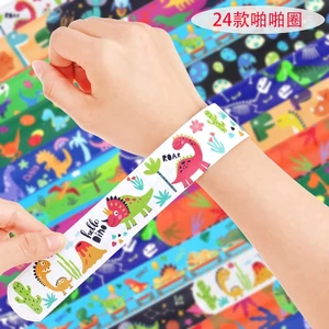 Set 2 vòng đeo tay đập tự cuộn in hình hoạt tiết đáng yêu