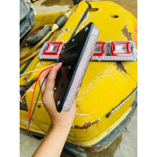 Đèn led hậu sau xe ô tô, xe tải hình ô vuông 3 ô và 4 ô dùng điện 12v và 24v