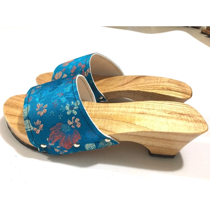 Wooden Clogs – 5