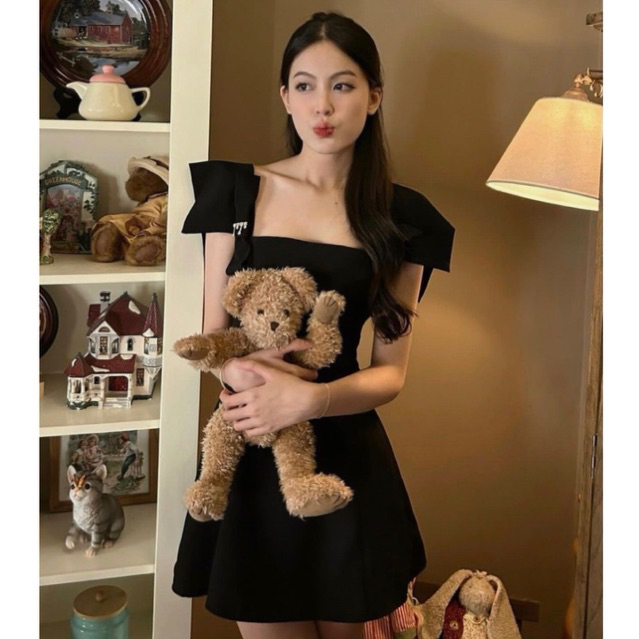 MIU.STUDIO | Váy chiết eo 2S bản to cổ vuông đính đá tôn dáng sang chảnh