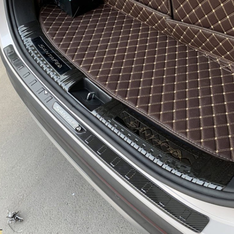 Ốp chống trầy cốp xe Hyundai Santafe 2019-2023, Mẫu Titan và Carbon ,Chống xước, bảo vệ thành cốp