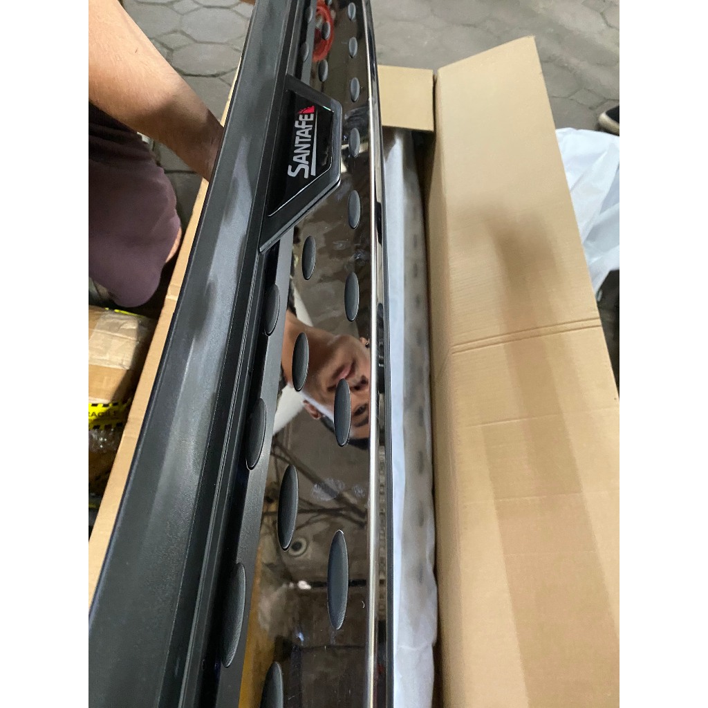 Bậc lên xuống xe Hyundai Santafe 2019 - 2026, Mẫu Chấm Bi cao cấp, bền bỉ chắc chắn