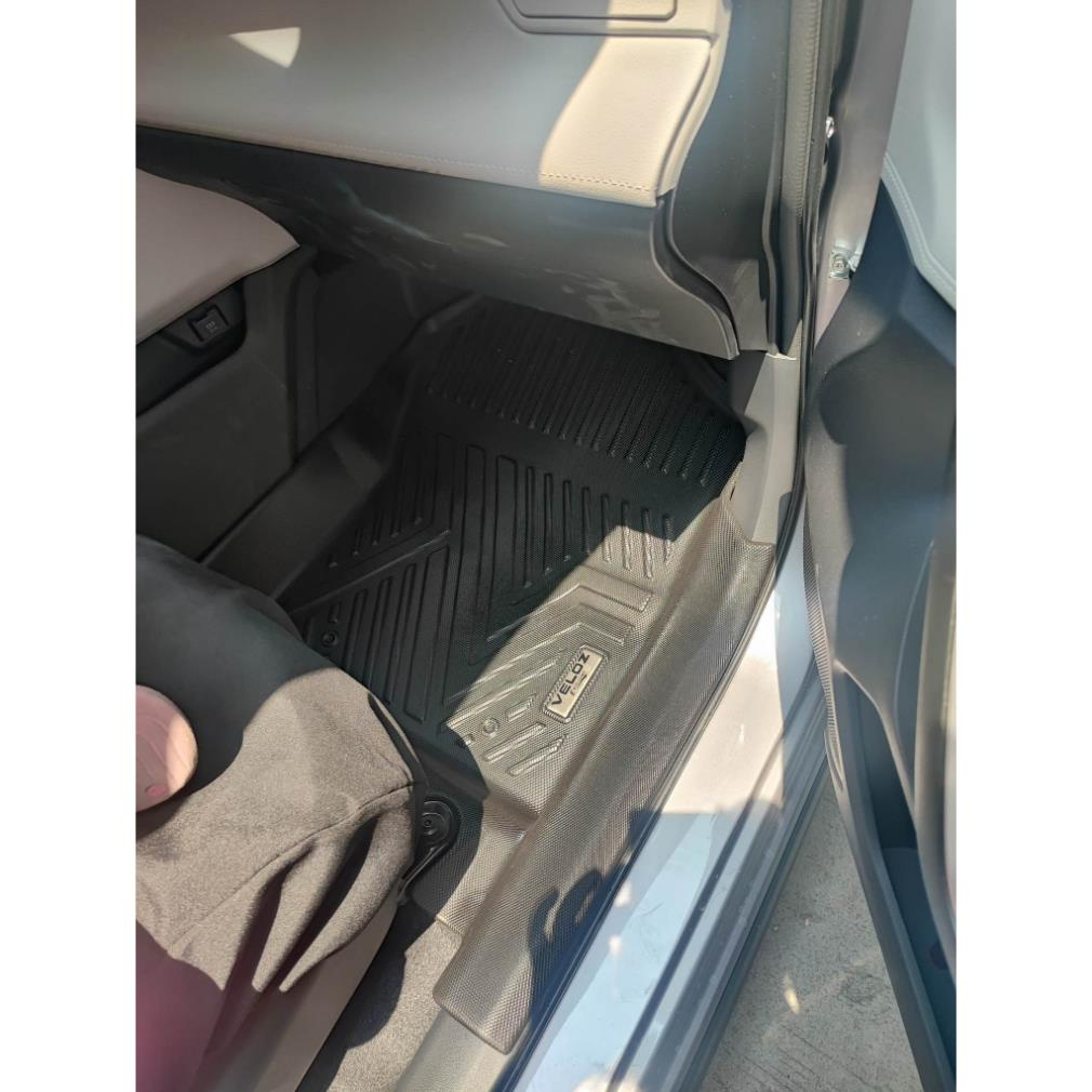 Thảm lót sàn NHỰA 5D TRÀN VIỀN xe Toyota Veloz, Avanza (Chữ VELOZ)  2022-2025 Thảm NHỰA TPE 5D đúc nguyên khối theo xe.